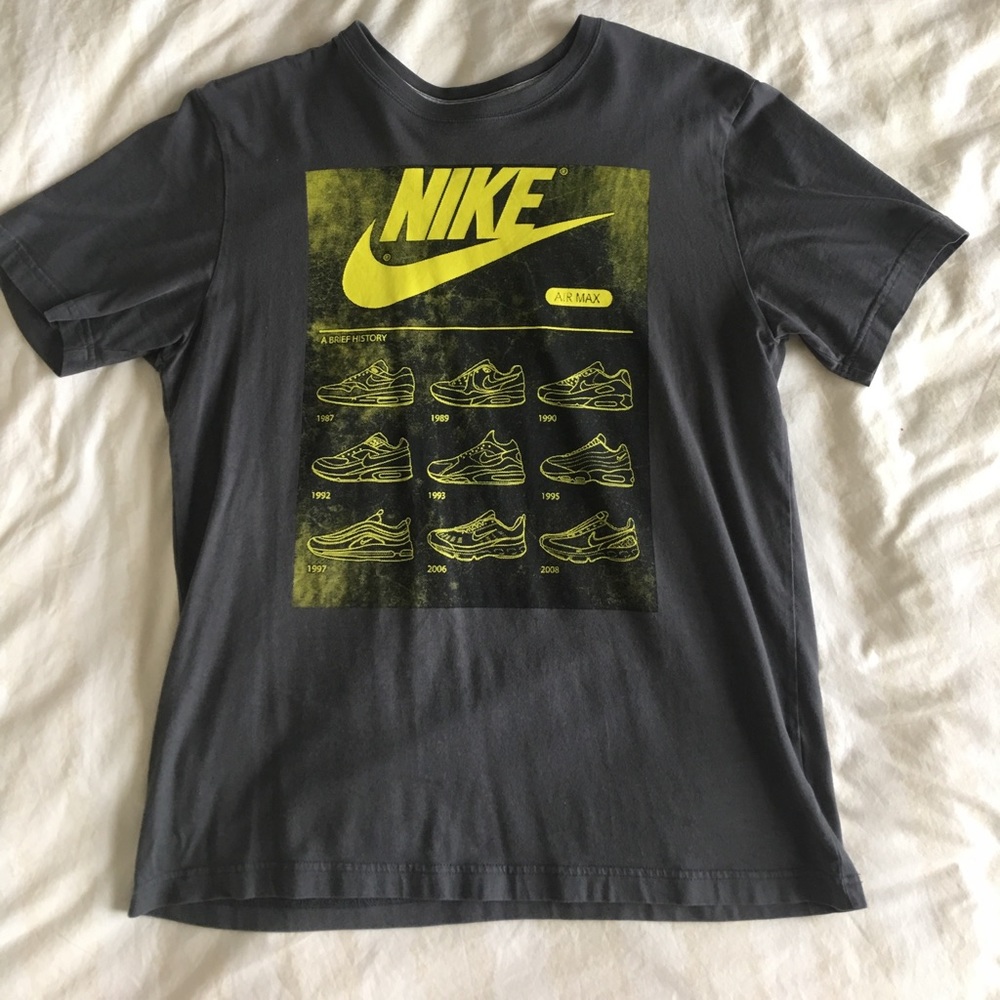 NIKE T-SHIRT